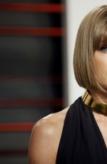 TAYLOR SWIFT at Vanity Fair Oscar 2016 Party in Beverly Hills 02/28/2016