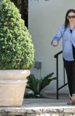 JENNFER GARNER Out and About in Los Angeles 02/20/2016
