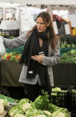 JENNIFER GARHER Shopping at Farmers Market in Los Angeles 01/31/2016