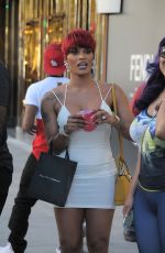 JOSELINE HERNANDEZ Out Shopping in Los Angeles 02/11/2016