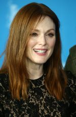 JULIANNE MOORE at Maggie