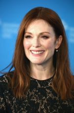 JULIANNE MOORE at Maggie