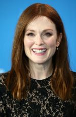 JULIANNE MOORE at Maggie