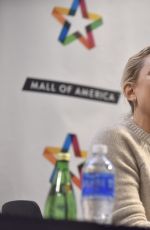 KATE HUDSON at 