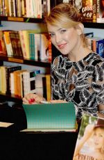 KATE HUDSON Signs Her Pretty Happy: Healthy Ways to Love Your Body Book 02/19/2016