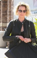 KATHERINE HEIGL Out Shopping in Los Angeles 02/20/2016