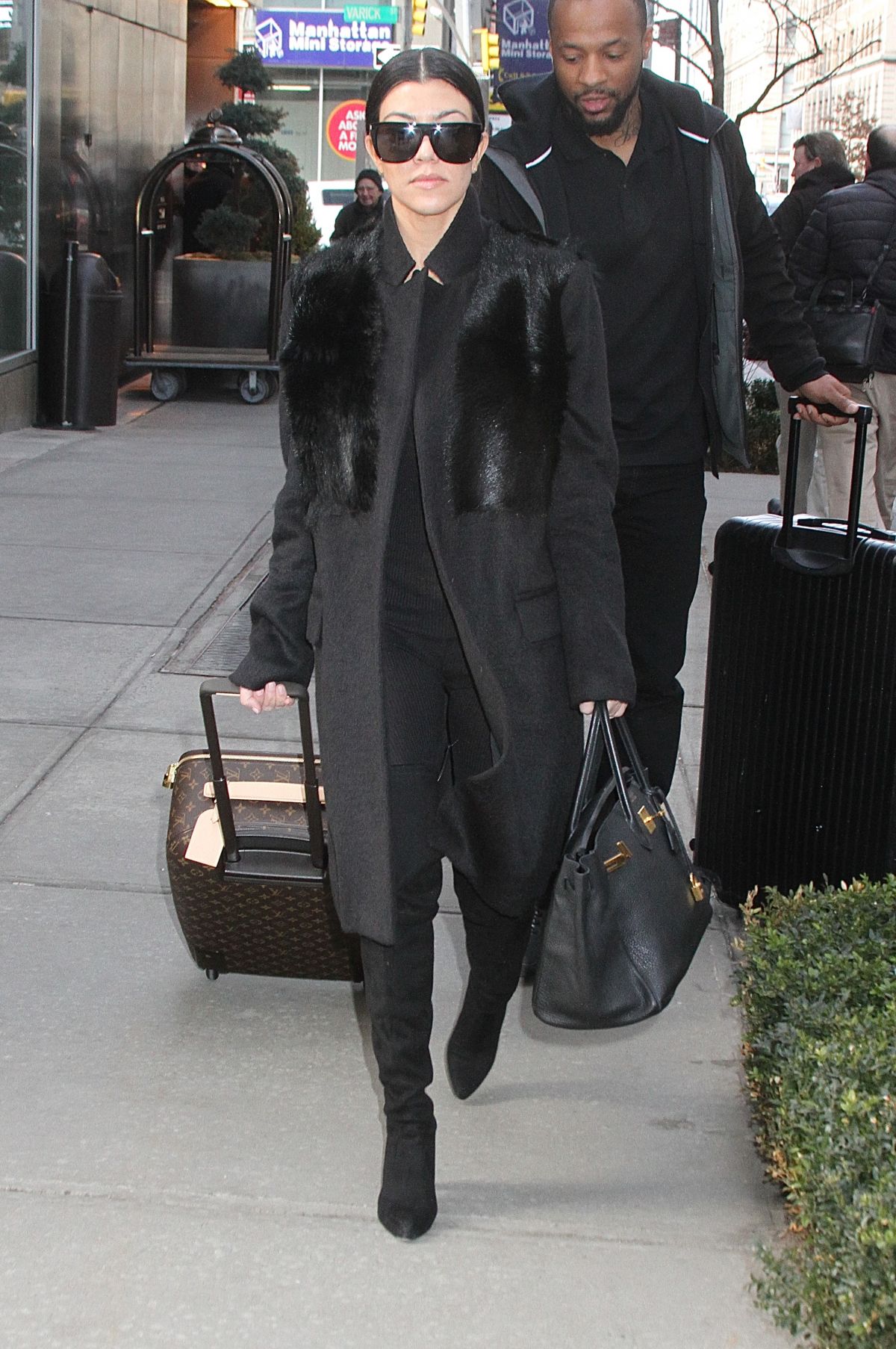 KOURTNEY KARDASHIAN Leaves Her Hotel in New York 02/12/2016 KOURTNEY KARDASHIAN Leaves Her Hotel in New York 02/12/2016