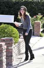 LAURA MARANO Getting Her Mail in Los Angeles 02/15/2016