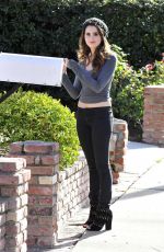LAURA MARANO Getting Her Mail in Los Angeles 02/15/2016