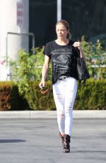 LEANN RIMES Shopping at Whole Foods in Malibu 02/18/2016