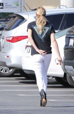 LEANN RIMES Shopping at Whole Foods in Malibu 02/18/2016