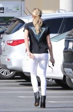 LEANN RIMES Shopping at Whole Foods in Malibu 02/18/2016