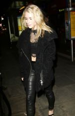 LOTTIE MOSS at Centrepoint Ultimate Pub Quiz in London 02/02/2016