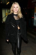 LOTTIE MOSS at Centrepoint Ultimate Pub Quiz in London 02/02/2016