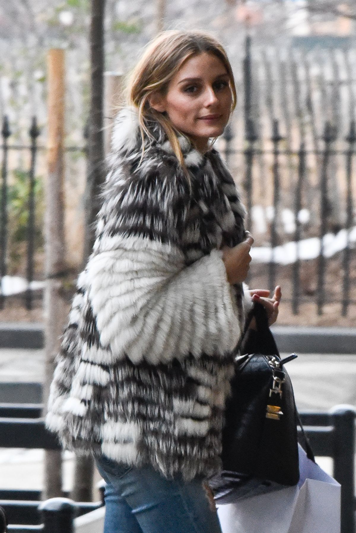 OLIVIA PALERMO Arrives at Her Apartment in New York 02/01/2016.