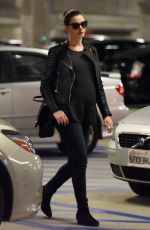Pregnant ANNE HATHAWAY Out and About in Los Angeles 02/02/2016