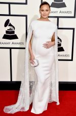 Prenant Chrissy Teigen at Grammy Awards 2016 in Los Angeles 02/15/2016