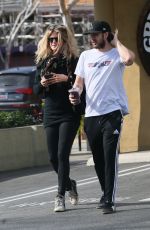 RACHEL HUNTER Leaves Great Earth Vitamins Store 02/04/2016