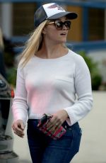 REESE WITHERSPOON Out and About in Pacific Palisades 02/11/2016