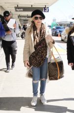 SARAH MICHELLE GERLLAR at Los Angeles International Airport 02/01/2016