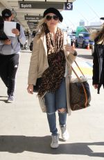 SARAH MICHELLE GERLLAR at Los Angeles International Airport 02/01/2016