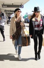 SARAH MICHELLE GERLLAR at Los Angeles International Airport 02/01/2016