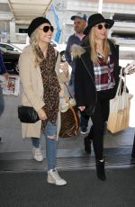 SARAH MICHELLE GERLLAR at Los Angeles International Airport 02/01/2016