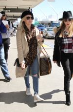 SARAH MICHELLE GERLLAR at Los Angeles International Airport 02/01/2016
