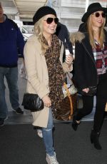 SARAH MICHELLE GERLLAR at Los Angeles International Airport 02/01/2016