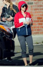 SCARLETT JOHNASSON Out in Wellington 02/01/2016