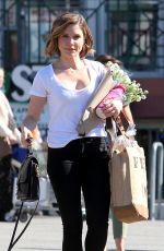 SOPHIA BUSH Shopping at Whole Foods in West Hollywood 02/09/2016