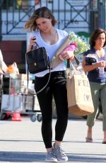 SOPHIA BUSH Shopping at Whole Foods in West Hollywood 02/09/2016
