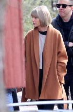 TAYLOR SWIFT Arrives in Reading 02/19/2016