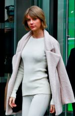 TAYLOR SWIFT Leaves Vogue