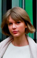 TAYLOR SWIFT Leaves Vogue