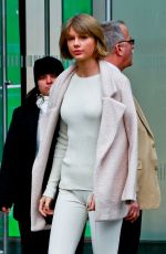 TAYLOR SWIFT Leaves Vogue