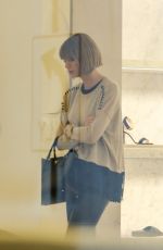 TAYLOR SWIFT Shopping at Barneys New York in Beverly Hills 02/17/2016