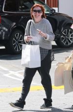 ALYSON HANNIGAN Leaves Brentwood Country Mart 03/22/2016