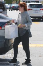 ALYSON HANNIGAN Leaves Brentwood Country Mart 03/22/2016