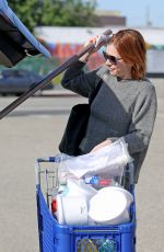 ALYSON HANNIGAN Shopping in Los Angeles 03/15/2016