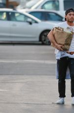 ARIANA GRANDE Shopping at Whole Foods in Studio City 03/17/2016