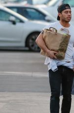 ARIANA GRANDE Shopping at Whole Foods in Studio City 03/17/2016