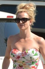 BRITNEY SPEARS Shopping at Hobby Lobby in Los Angeles 02/29/2016
