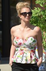 BRITNEY SPEARS Shopping at Hobby Lobby in Los Angeles 02/29/2016