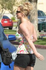 BRITNEY SPEARS Shopping at Hobby Lobby in Los Angeles 02/29/2016