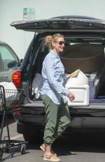 CAMERON DIAZ Shopping at Petco in Los Angeles 03/13/2016