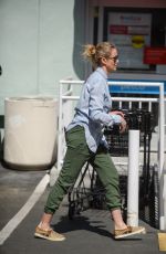 CAMERON DIAZ Shopping at Petco in Los Angeles 03/13/2016