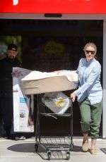 CAMERON DIAZ Shopping at Petco in Los Angeles 03/13/2016