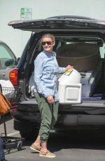 CAMERON DIAZ Shopping at Petco in Los Angeles 03/13/2016