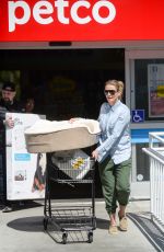 CAMERON DIAZ Shopping at Petco in Los Angeles 03/13/2016